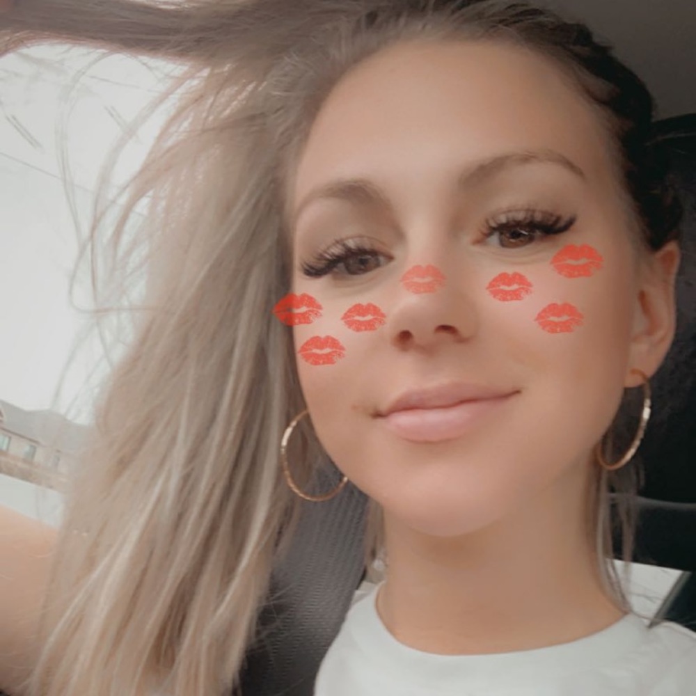 Meet your Posher, Brianna